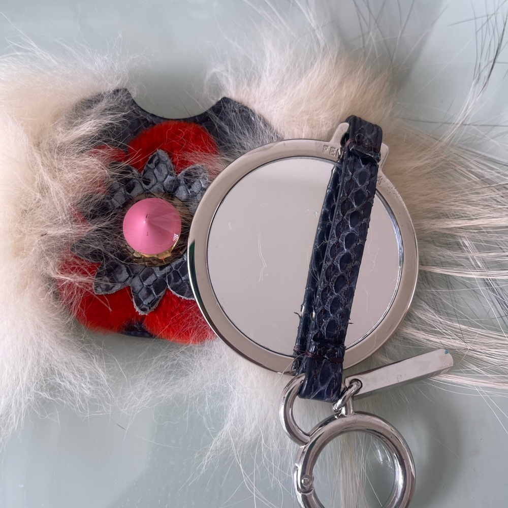 Fendi bag charm - Picture 10 of 11